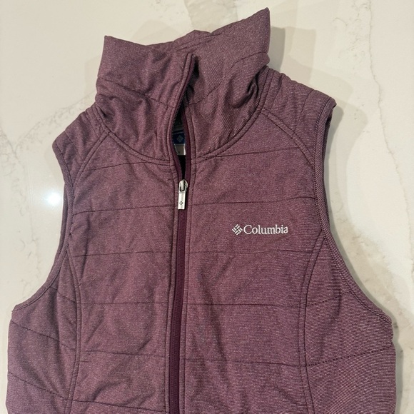Columbia Dandi Camp Insulated Quilted Vest Women’s Small Maroon Red Mock Neck - Picture 3 of 8